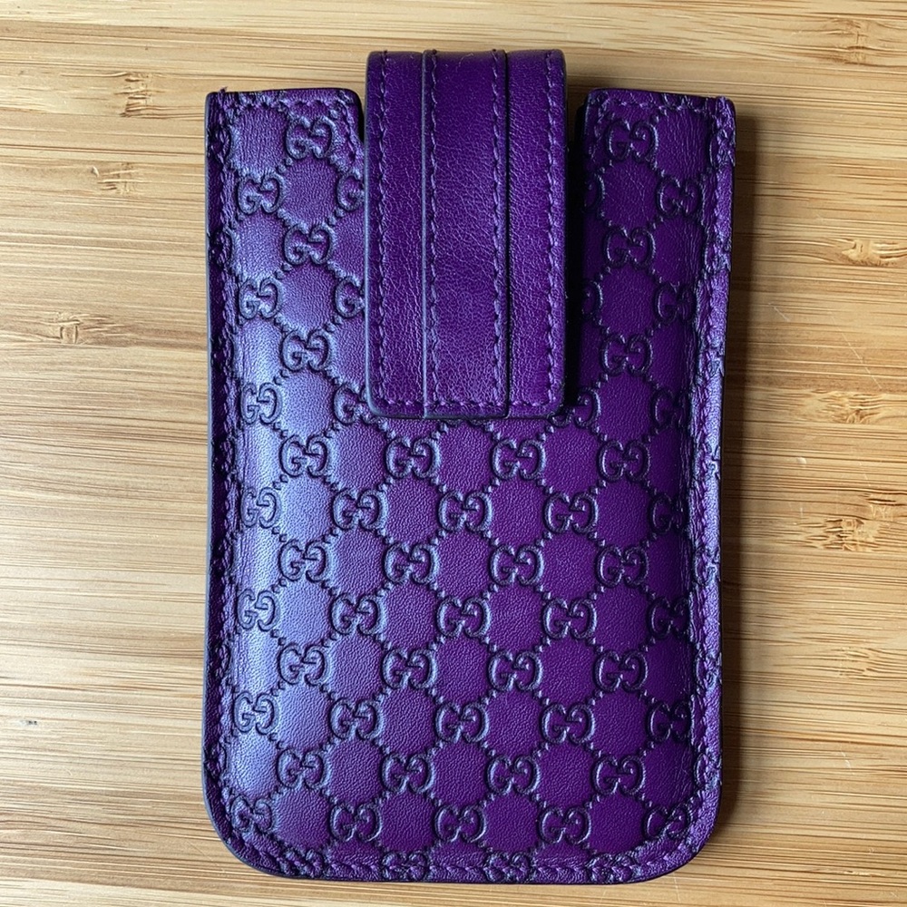 *SOLD* Gucci Microguccissima Case!
